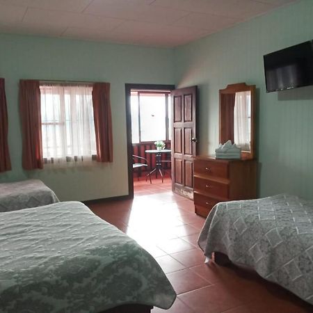 Hotel Las Brumas Картаго Экстерьер фото