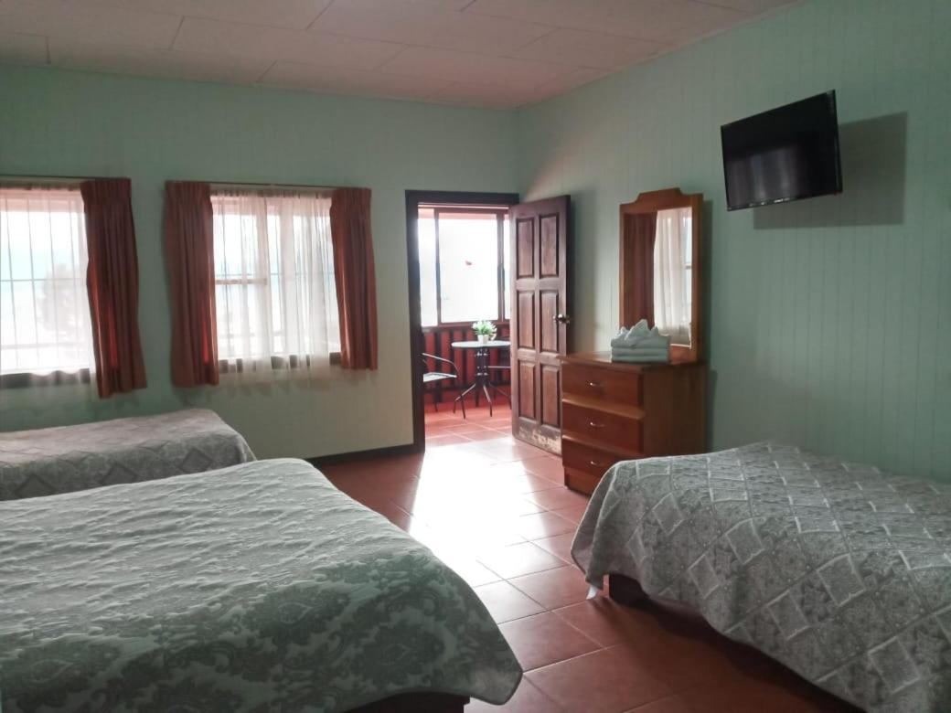 Hotel Las Brumas Картаго Экстерьер фото