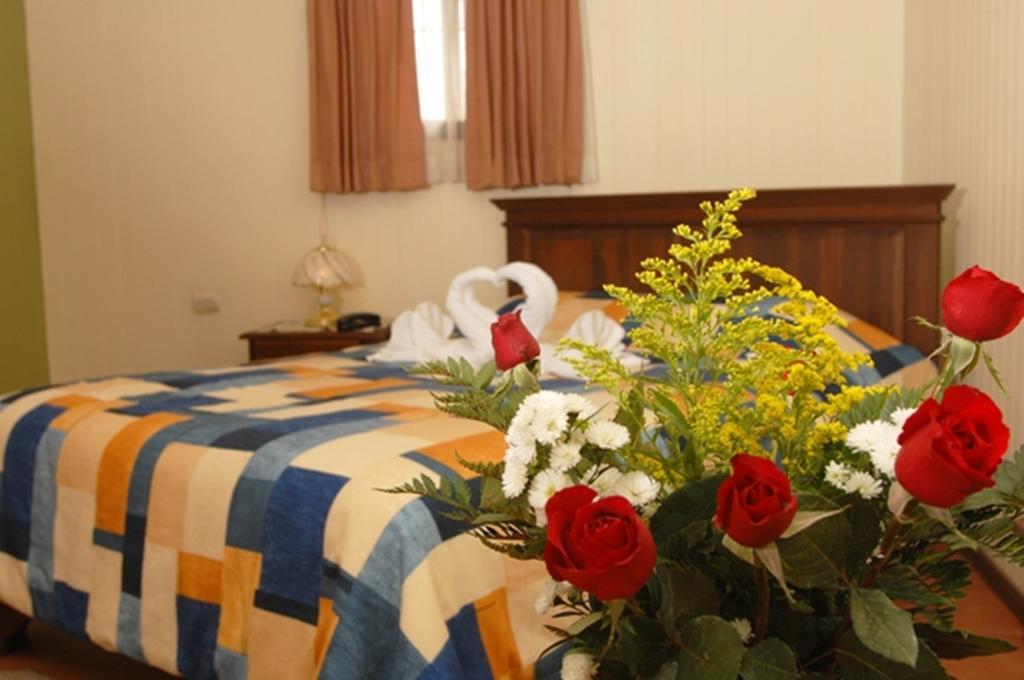 Hotel Las Brumas Картаго Номер фото